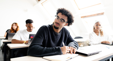 Etudiant de American Business College Paris